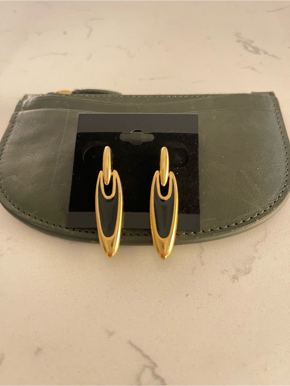 Vintage Black and Gold Tone Drop Earrings